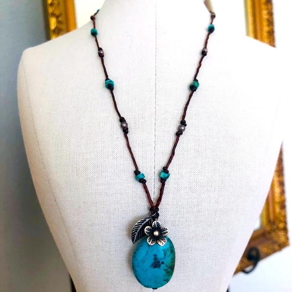 Vintage Natural Turquoise Pendant Necklace - Picture 2 of 14
